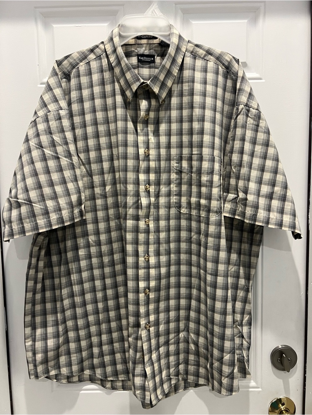 Van Heusen Mens XXL Short Sleeved Casual Shirt Plaid Wrinkle Free # 897